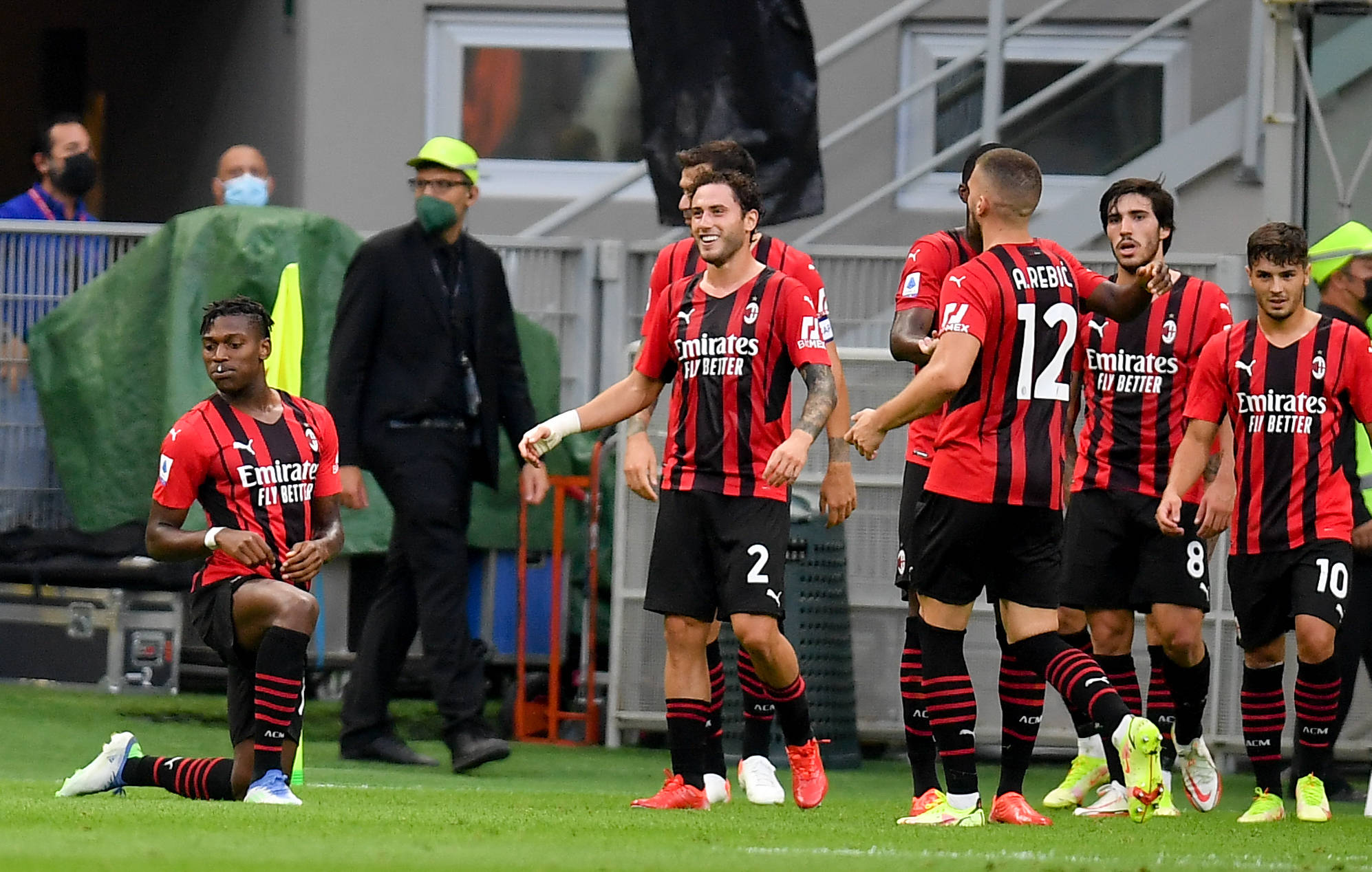 独行侠安东尼-戴维斯拒绝手术：伤病隐忧与未来悬念