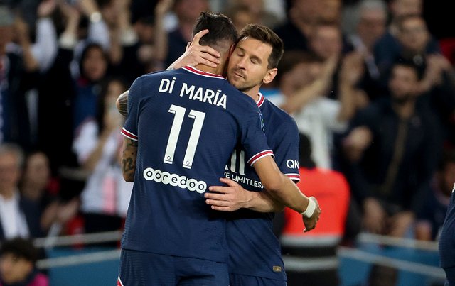 内维尔：曼联需任命熟悉英超且能承压的主帅